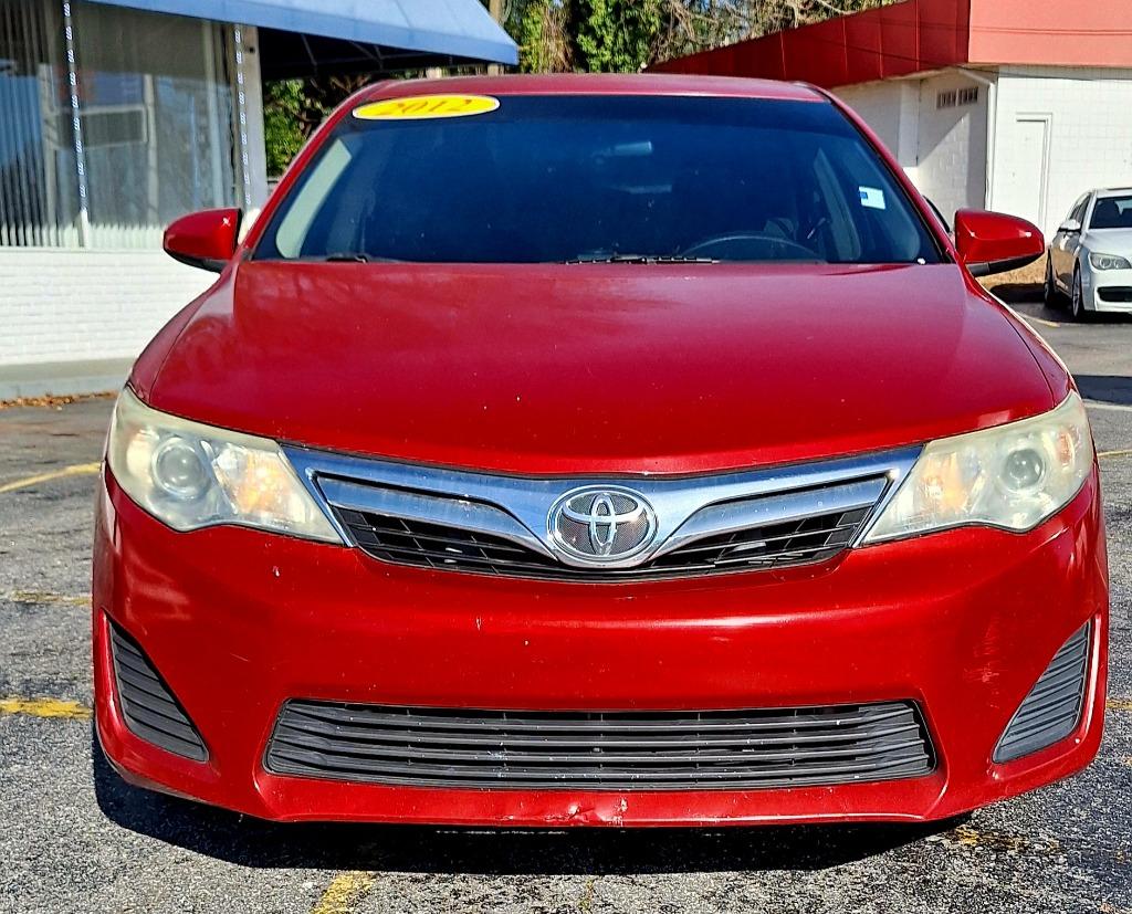 2012 Toyota Camry LE's photo