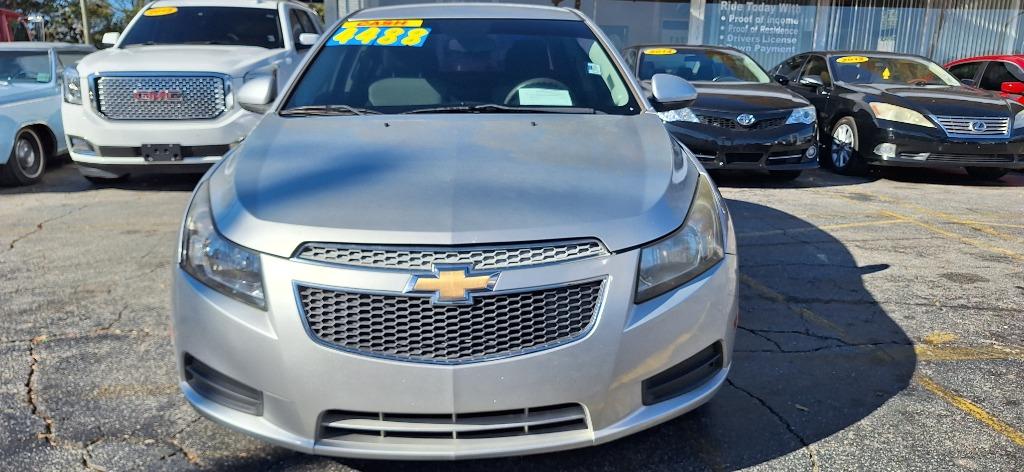 2014 Chevrolet Cruze LS's photo
